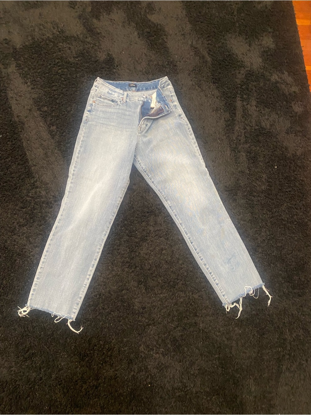 Express Light Blue Straight-Leg Women's Jeans with Raw Hem